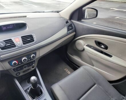 Белый Рено Меган, объемом двигателя 1.5 л и пробегом 164 тыс. км за 6750 $, фото 9 на Automoto.ua