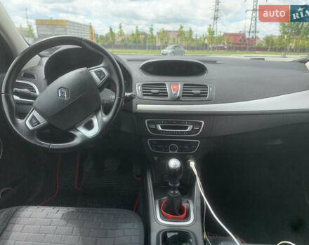 Белый Рено Меган, объемом двигателя 1.5 л и пробегом 216 тыс. км за 7200 $, фото 6 на Automoto.ua