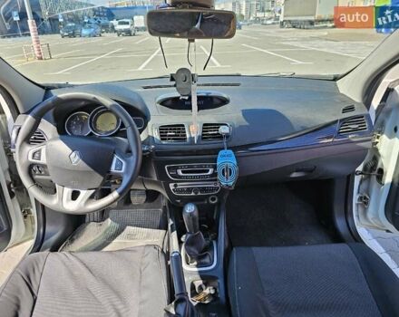 Білий Рено Меган, об'ємом двигуна 1.46 л та пробігом 231 тис. км за 7000 $, фото 35 на Automoto.ua