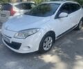 Белый Рено Меган, объемом двигателя 1.5 л и пробегом 235 тыс. км за 6498 $, фото 2 на Automoto.ua