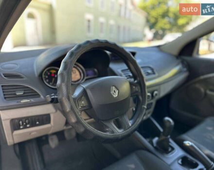 Белый Рено Меган, объемом двигателя 1.46 л и пробегом 274 тыс. км за 5300 $, фото 5 на Automoto.ua