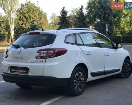 Білий Рено Меган, об'ємом двигуна 1.46 л та пробігом 237 тис. км за 7499 $, фото 4 на Automoto.ua