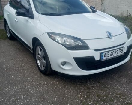 Белый Рено Меган, объемом двигателя 1.5 л и пробегом 210 тыс. км за 7700 $, фото 1 на Automoto.ua