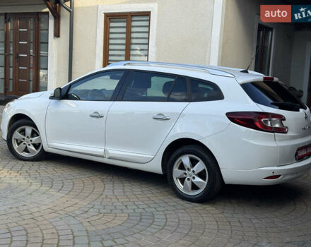 Белый Рено Меган, объемом двигателя 1.6 л и пробегом 238 тыс. км за 6450 $, фото 1 на Automoto.ua