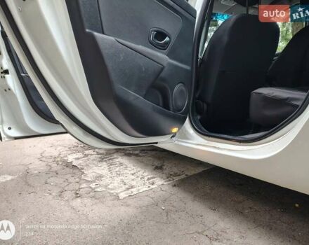 Білий Рено Меган, об'ємом двигуна 1.46 л та пробігом 325 тис. км за 6600 $, фото 4 на Automoto.ua