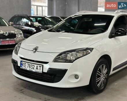 Белый Рено Меган, объемом двигателя 1.46 л и пробегом 332 тыс. км за 7699 $, фото 2 на Automoto.ua