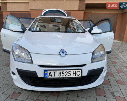 Белый Рено Меган, объемом двигателя 1.46 л и пробегом 240 тыс. км за 6900 $, фото 18 на Automoto.ua