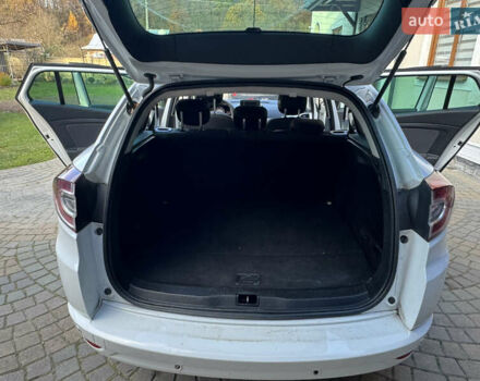 Белый Рено Меган, объемом двигателя 1.6 л и пробегом 238 тыс. км за 6450 $, фото 26 на Automoto.ua