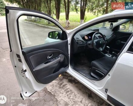 Білий Рено Меган, об'ємом двигуна 1.46 л та пробігом 325 тис. км за 6600 $, фото 3 на Automoto.ua