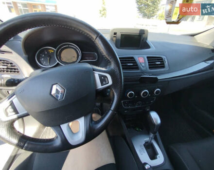 Білий Рено Меган, об'ємом двигуна 1.5 л та пробігом 300 тис. км за 7100 $, фото 4 на Automoto.ua