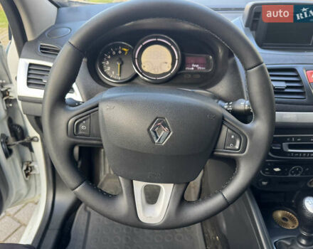 Белый Рено Меган, объемом двигателя 1.6 л и пробегом 238 тыс. км за 6450 $, фото 17 на Automoto.ua