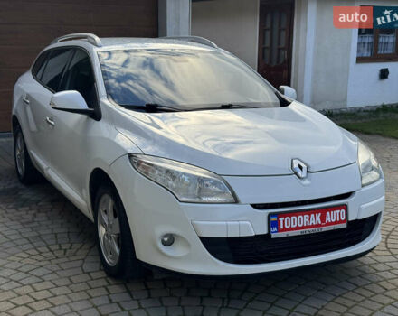 Белый Рено Меган, объемом двигателя 1.6 л и пробегом 238 тыс. км за 6450 $, фото 3 на Automoto.ua