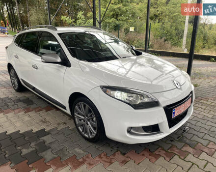 Белый Рено Меган, объемом двигателя 1.5 л и пробегом 150 тыс. км за 8500 $, фото 3 на Automoto.ua