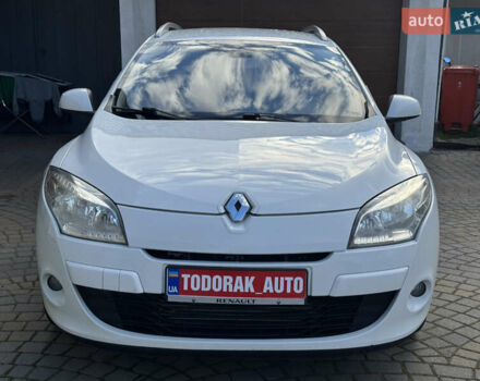 Белый Рено Меган, объемом двигателя 1.6 л и пробегом 238 тыс. км за 6450 $, фото 4 на Automoto.ua