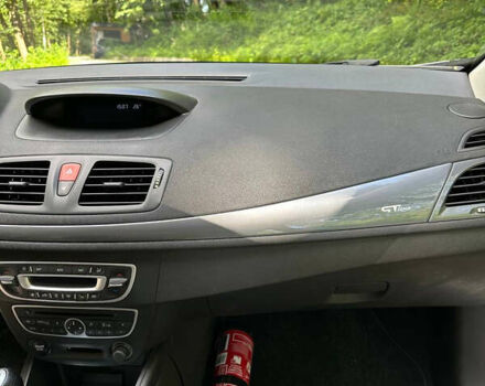 Белый Рено Меган, объемом двигателя 1.5 л и пробегом 230 тыс. км за 8299 $, фото 30 на Automoto.ua