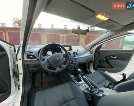 Белый Рено Меган, объемом двигателя 1.46 л и пробегом 240 тыс. км за 6900 $, фото 14 на Automoto.ua