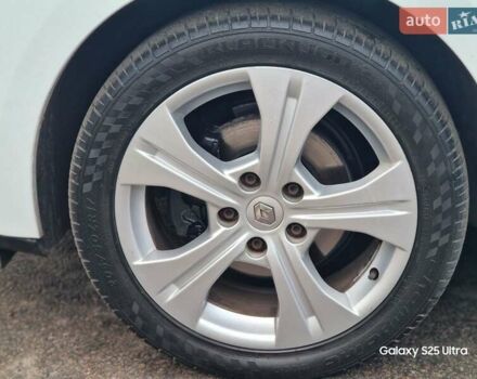 Белый Рено Меган, объемом двигателя 1.5 л и пробегом 280 тыс. км за 6700 $, фото 15 на Automoto.ua