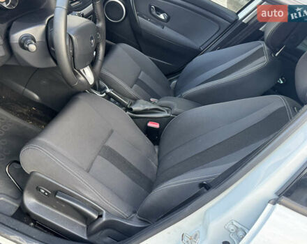 Белый Рено Меган, объемом двигателя 1.6 л и пробегом 238 тыс. км за 6450 $, фото 11 на Automoto.ua