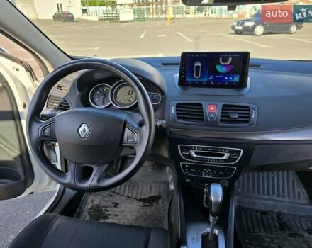Рено Меган 2011 у Дніпро (Дніпропетровську) на Automoto.ua Білий Рено Меган, об'ємом двигуна 2 л та пробігом 218 тис. км за 8000 $, фото 12 на Automoto.ua