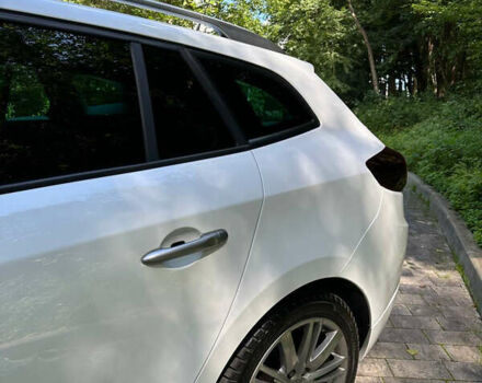 Белый Рено Меган, объемом двигателя 1.5 л и пробегом 230 тыс. км за 8299 $, фото 4 на Automoto.ua