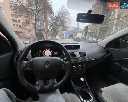 Белый Рено Меган, объемом двигателя 1.46 л и пробегом 280 тыс. км за 7600 $, фото 3 на Automoto.ua