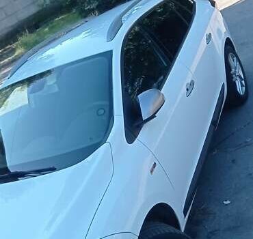 Белый Рено Меган, объемом двигателя 1.4 л и пробегом 157 тыс. км за 8100 $, фото 6 на Automoto.ua