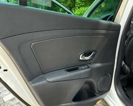 Белый Рено Меган, объемом двигателя 1.5 л и пробегом 230 тыс. км за 8299 $, фото 21 на Automoto.ua