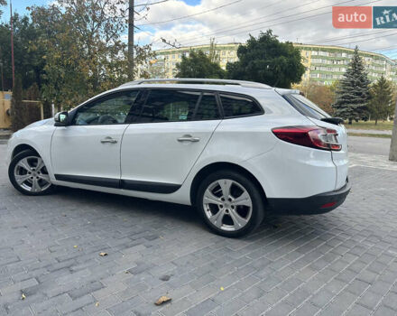 Белый Рено Меган, объемом двигателя 1.6 л и пробегом 206 тыс. км за 6800 $, фото 3 на Automoto.ua