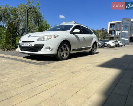 Рено Меган 2011 в Черновцах на Automoto.ua Белый Рено Меган, объемом двигателя 1.46 л и пробегом 265 тыс. км за 6700 $, фото 1 на Automoto.ua