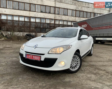 Белый Рено Меган, объемом двигателя 1.5 л и пробегом 221 тыс. км за 7200 $, фото 6 на Automoto.ua