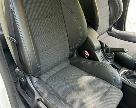 Белый Рено Меган, объемом двигателя 1.5 л и пробегом 230 тыс. км за 8299 $, фото 29 на Automoto.ua