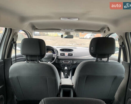 Белый Рено Меган, объемом двигателя 1.5 л и пробегом 221 тыс. км за 7200 $, фото 19 на Automoto.ua