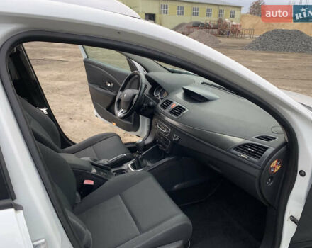 Белый Рено Меган, объемом двигателя 1.5 л и пробегом 221 тыс. км за 7200 $, фото 22 на Automoto.ua