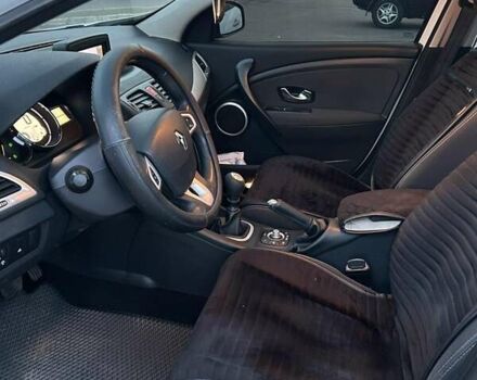 Белый Рено Меган, объемом двигателя 1.46 л и пробегом 198 тыс. км за 7900 $, фото 5 на Automoto.ua