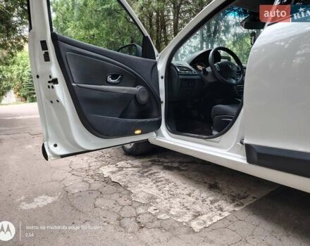 Білий Рено Меган, об'ємом двигуна 1.46 л та пробігом 325 тис. км за 6600 $, фото 2 на Automoto.ua
