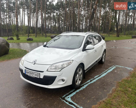 Белый Рено Меган, объемом двигателя 1.46 л и пробегом 310 тыс. км за 5500 $, фото 1 на Automoto.ua