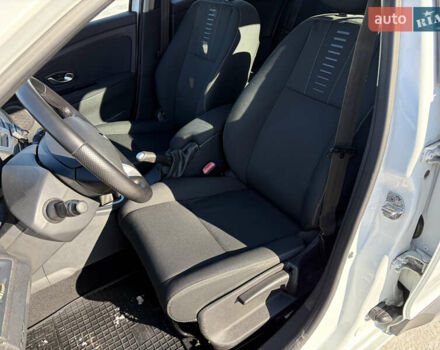 Білий Рено Меган, об'ємом двигуна 1.5 л та пробігом 238 тис. км за 6699 $, фото 17 на Automoto.ua