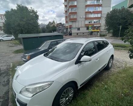 Белый Рено Меган, объемом двигателя 1.5 л и пробегом 250 тыс. км за 6200 $, фото 2 на Automoto.ua