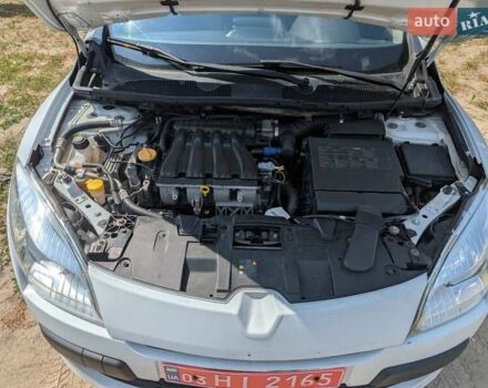 Белый Рено Меган, объемом двигателя 2 л и пробегом 178 тыс. км за 7800 $, фото 4 на Automoto.ua