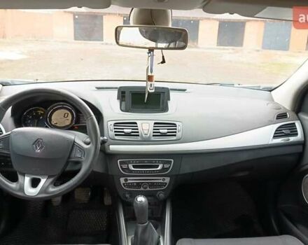 Рено Меган 2011 у Ильинцах на Automoto.ua Білий Рено Меган, об'ємом двигуна 1.5 л та пробігом 230 тис. км за 6000 $, фото 11 на Automoto.ua