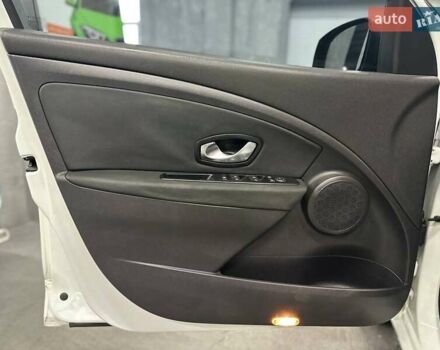 Белый Рено Меган, объемом двигателя 1.46 л и пробегом 332 тыс. км за 7699 $, фото 15 на Automoto.ua