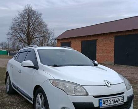 Рено Меган 2011 у Ильинцах на Automoto.ua Білий Рено Меган, об'ємом двигуна 1.5 л та пробігом 230 тис. км за 6000 $, фото 2 на Automoto.ua