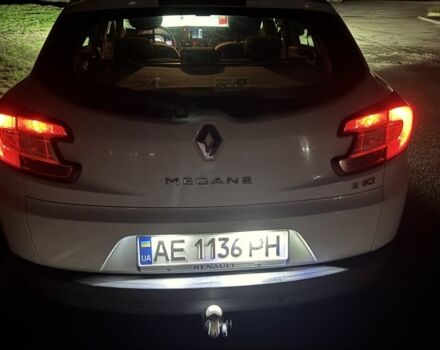 Белый Рено Меган, объемом двигателя 1.5 л и пробегом 250 тыс. км за 7700 $, фото 5 на Automoto.ua