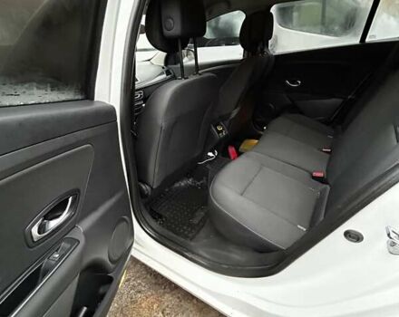 Белый Рено Меган, объемом двигателя 1.46 л и пробегом 255 тыс. км за 7500 $, фото 23 на Automoto.ua