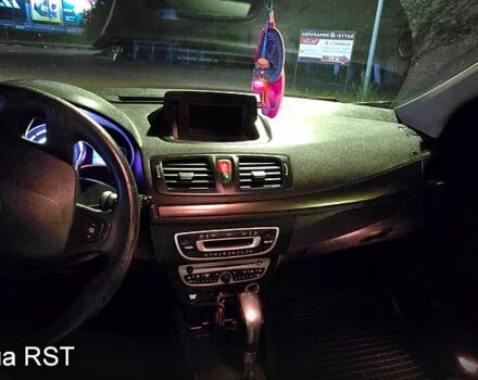 Белый Рено Меган, объемом двигателя 1.5 л и пробегом 254 тыс. км за 7500 $, фото 1 на Automoto.ua