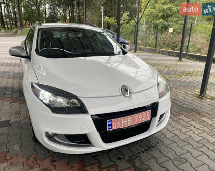 Белый Рено Меган, объемом двигателя 1.5 л и пробегом 150 тыс. км за 8500 $, фото 2 на Automoto.ua