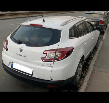 Білий Рено Меган, об'ємом двигуна 1.46 л та пробігом 295 тис. км за 6100 $, фото 2 на Automoto.ua