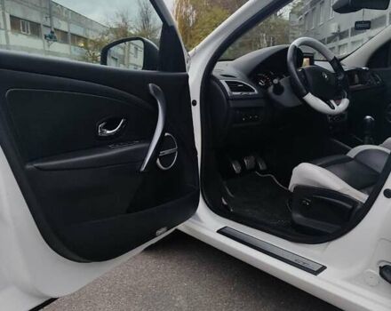 Белый Рено Меган, объемом двигателя 1.5 л и пробегом 264 тыс. км за 8200 $, фото 9 на Automoto.ua