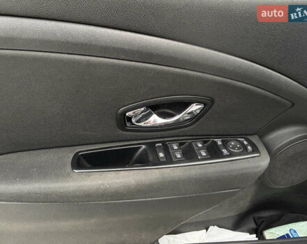 Білий Рено Меган, об'ємом двигуна 1.46 л та пробігом 260 тис. км за 7099 $, фото 16 на Automoto.ua
