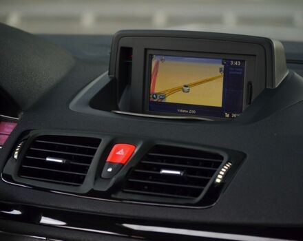 Белый Рено Меган, объемом двигателя 1.5 л и пробегом 162 тыс. км за 8555 $, фото 19 на Automoto.ua